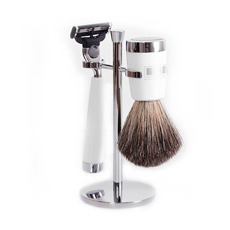 Razor Set - The Fitzrovia Mach 3 White Resin Razor Set