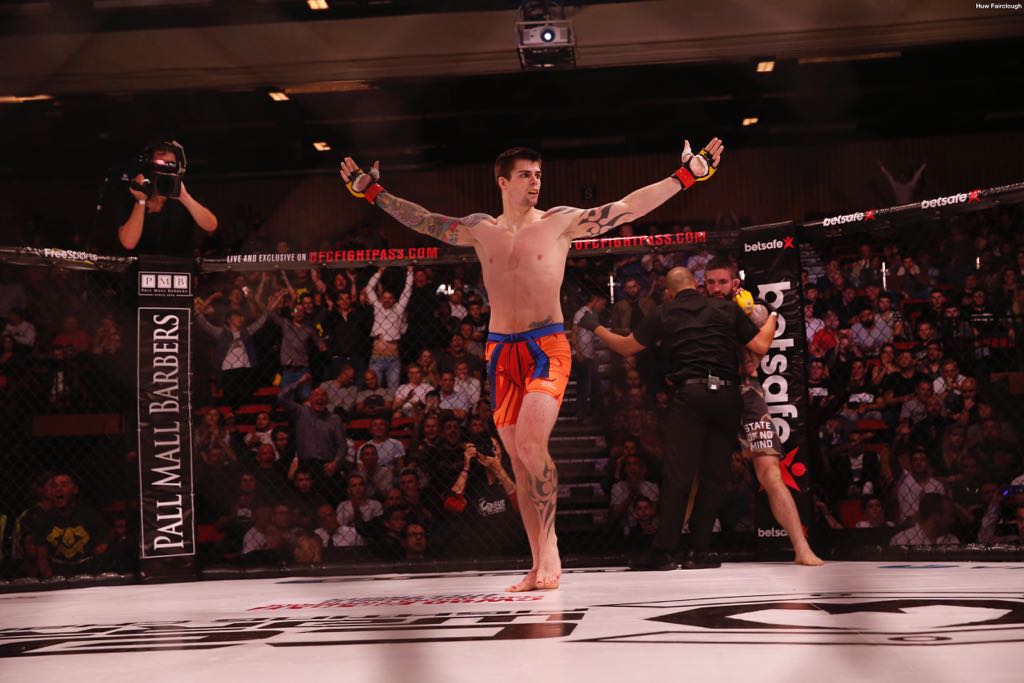 cage warriors 87 cage fighting mma 