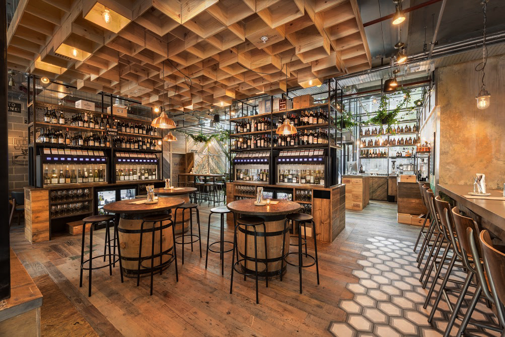 best bars in Victoria Vagabond