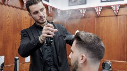 How to use Sea Salt Spray by Pall Mall Barbers